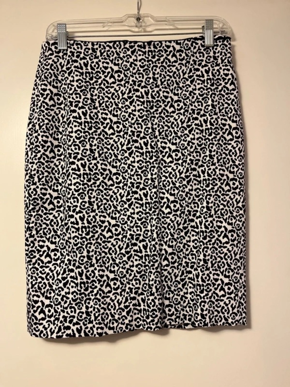 White House Black Market Black and White Leopard-Print Pencil Skirt